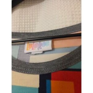 LuLaRoe T-Shirt Women's Colorful‎ Geometric Gray Raglan Top Casual